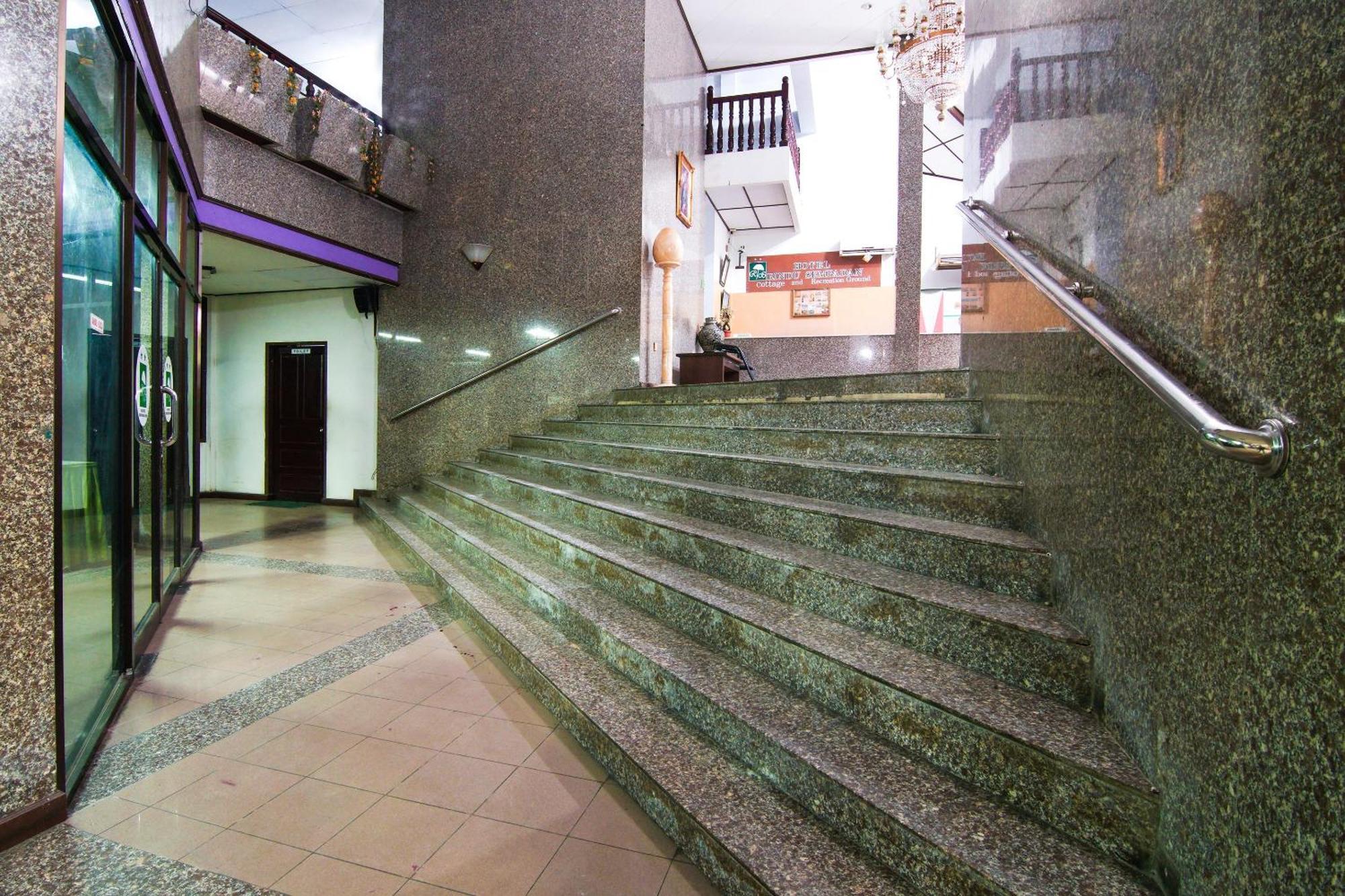 Oyo 92330 Hotel Rindu Sempadan Near Taman Wisata Rindu Sempadan Пеканбару Экстерьер фото