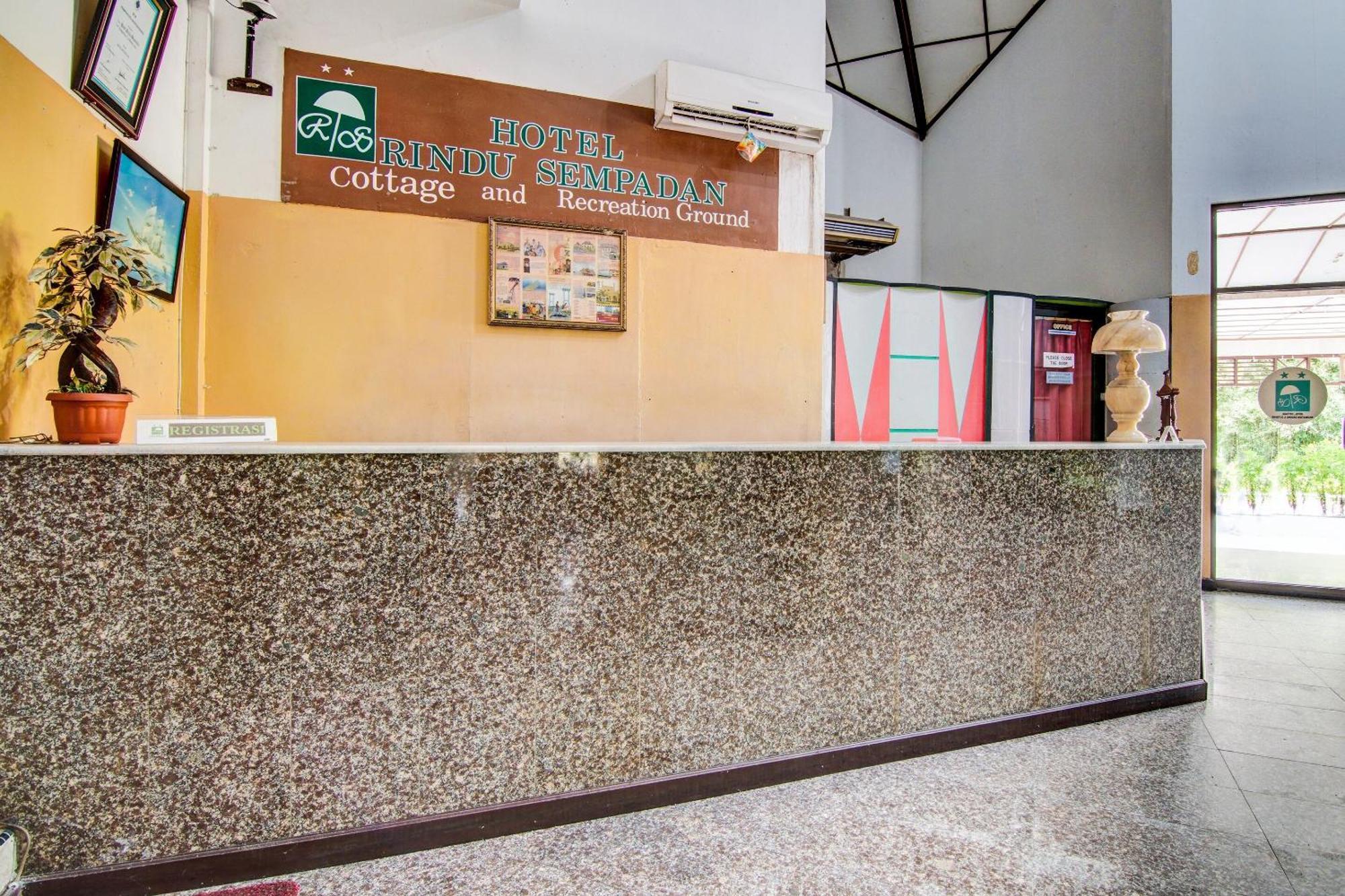 Oyo 92330 Hotel Rindu Sempadan Near Taman Wisata Rindu Sempadan Пеканбару Экстерьер фото