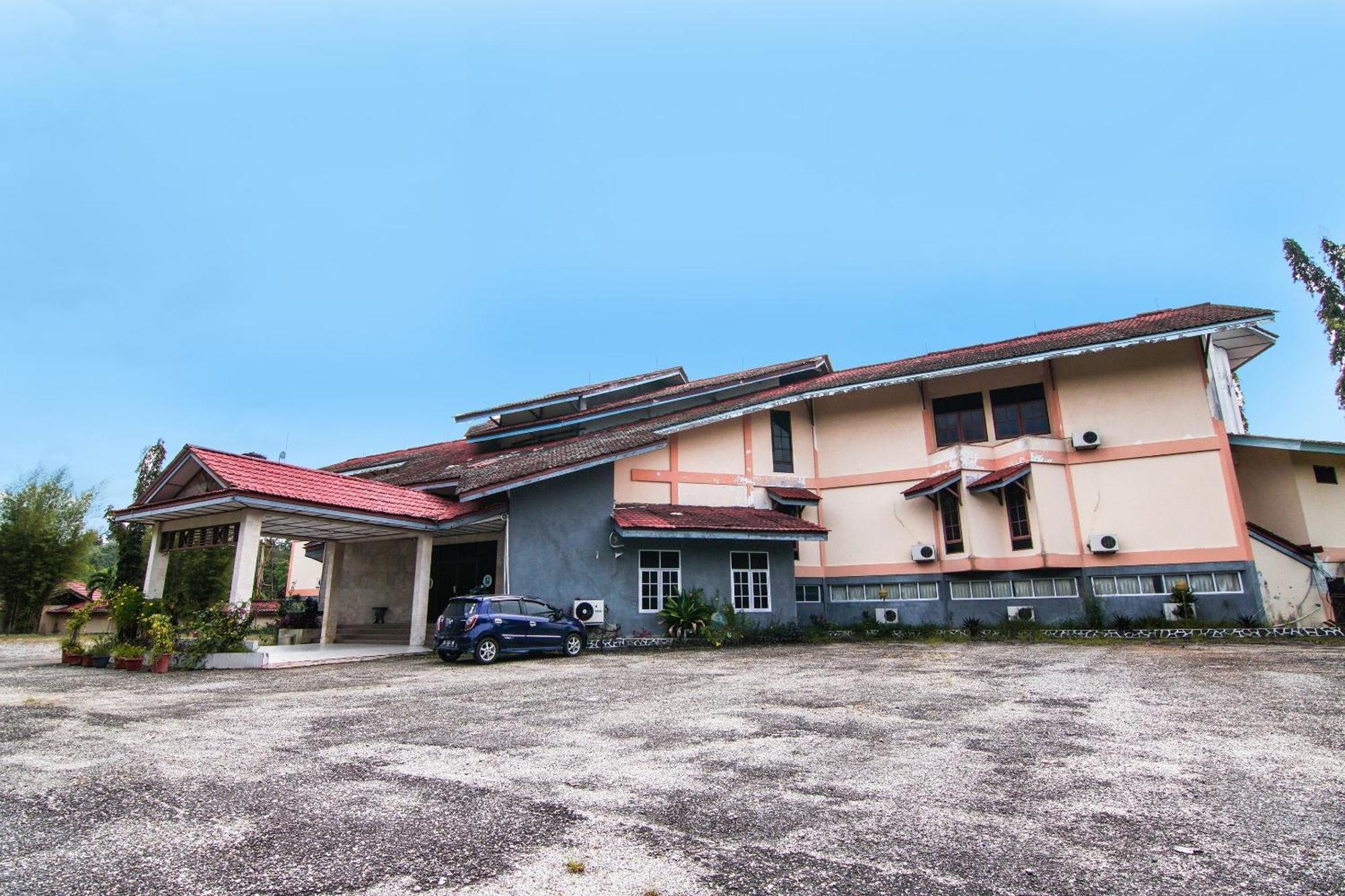Oyo 92330 Hotel Rindu Sempadan Near Taman Wisata Rindu Sempadan Пеканбару Экстерьер фото